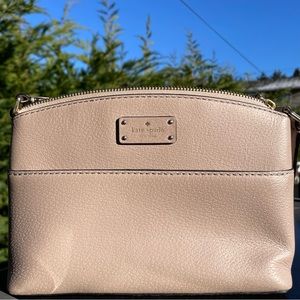 Kate Spade shoulder purse (EUC)